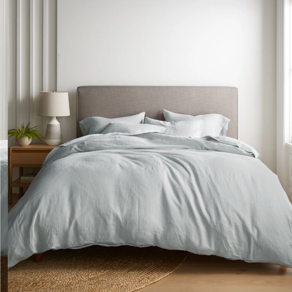 NWOT- Quince European Linen Mist Duvet Cover! King/ Cal King!